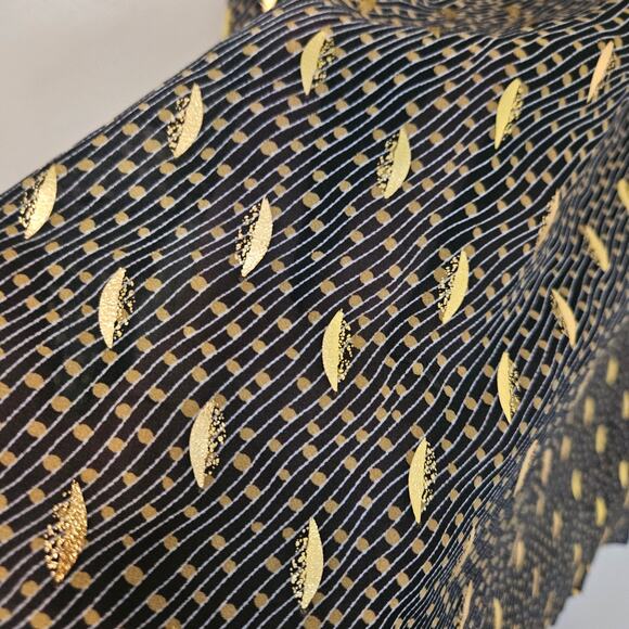 NWT Elan Metallic Foil Printed Smocked Blouse Sz Medium - Picture 5 of 14